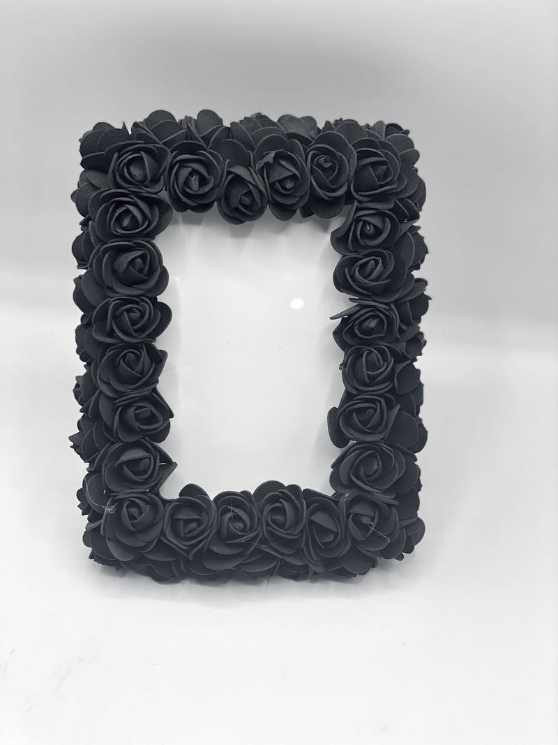 Photo Frame in Black Roses