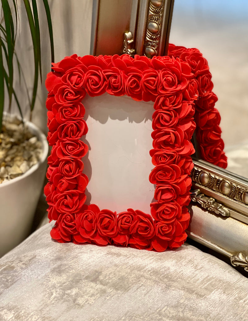 Photo Frame in Red Roses