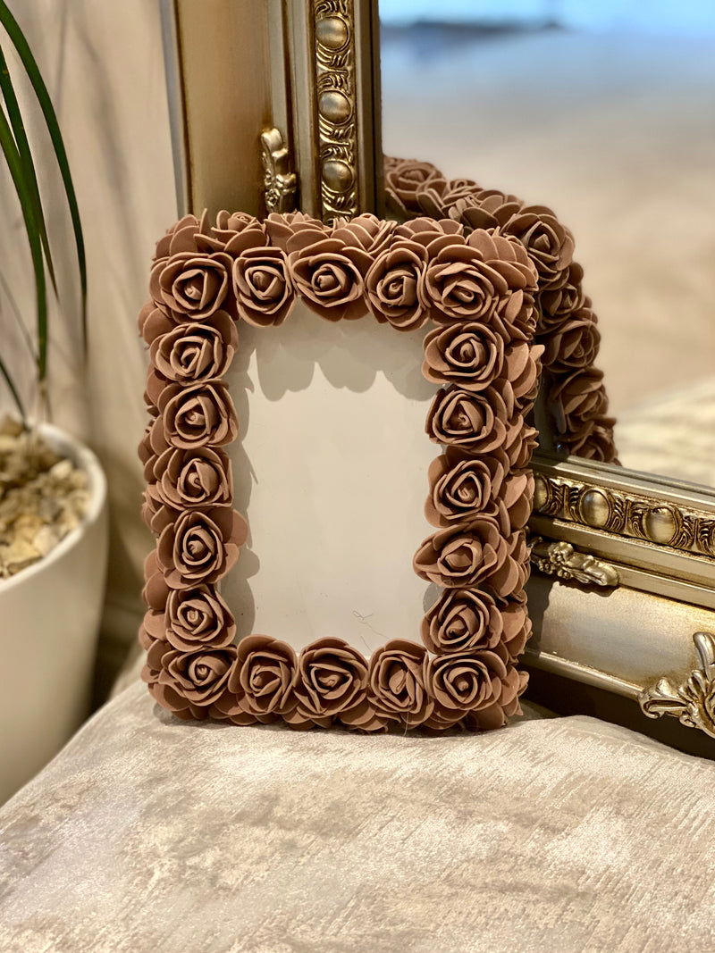 Photo Frame in Brown Roses