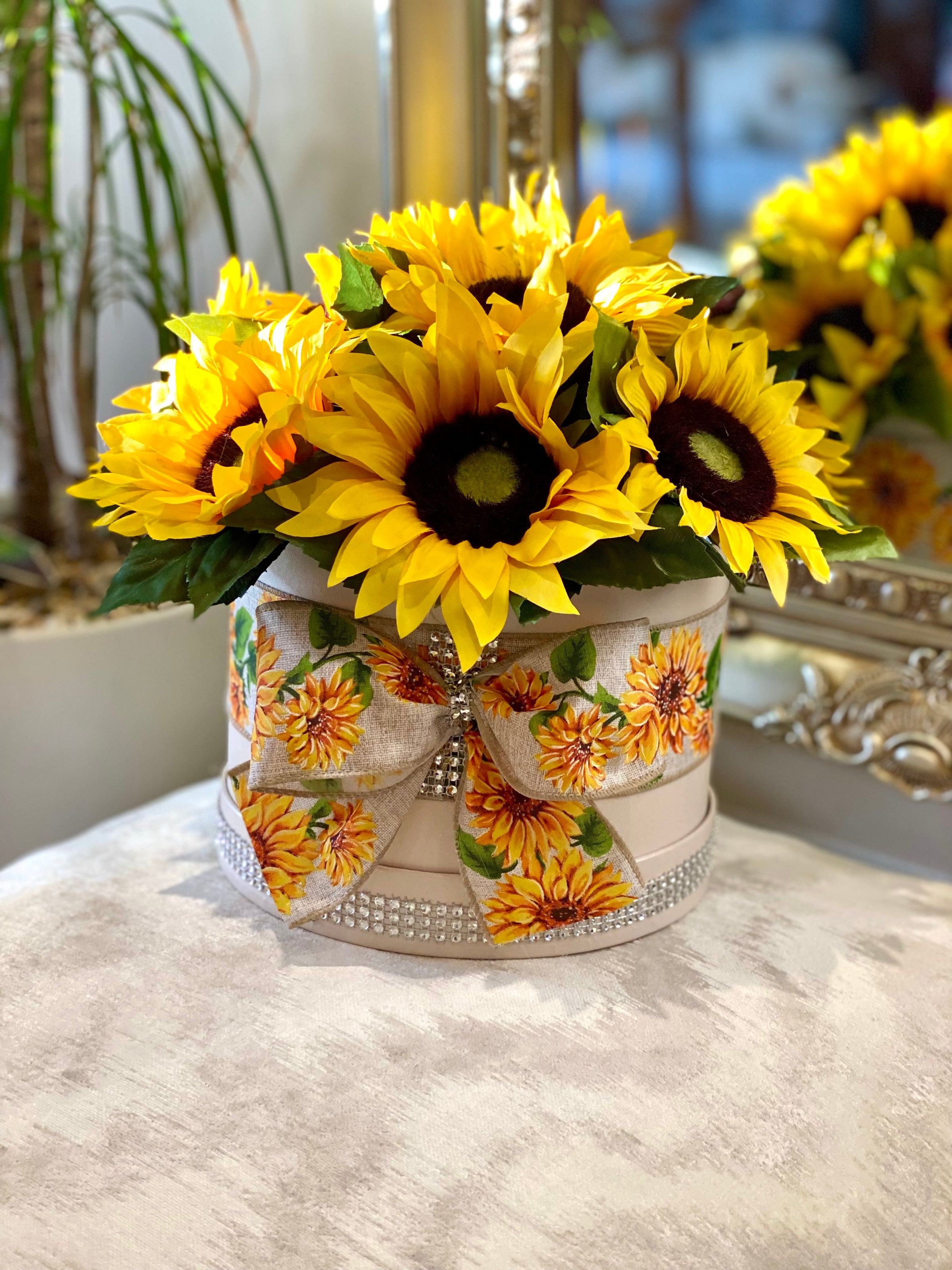 Cream Hat Box with Cream & Gold Glitter Roses – Lilli Rose